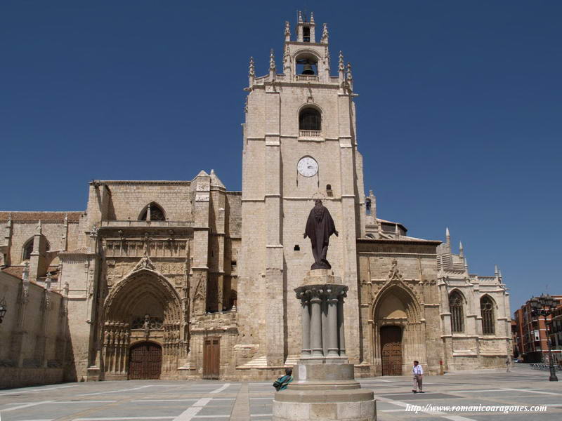 LADO SUR DE LA CABECERA DE LA CATEDRAL